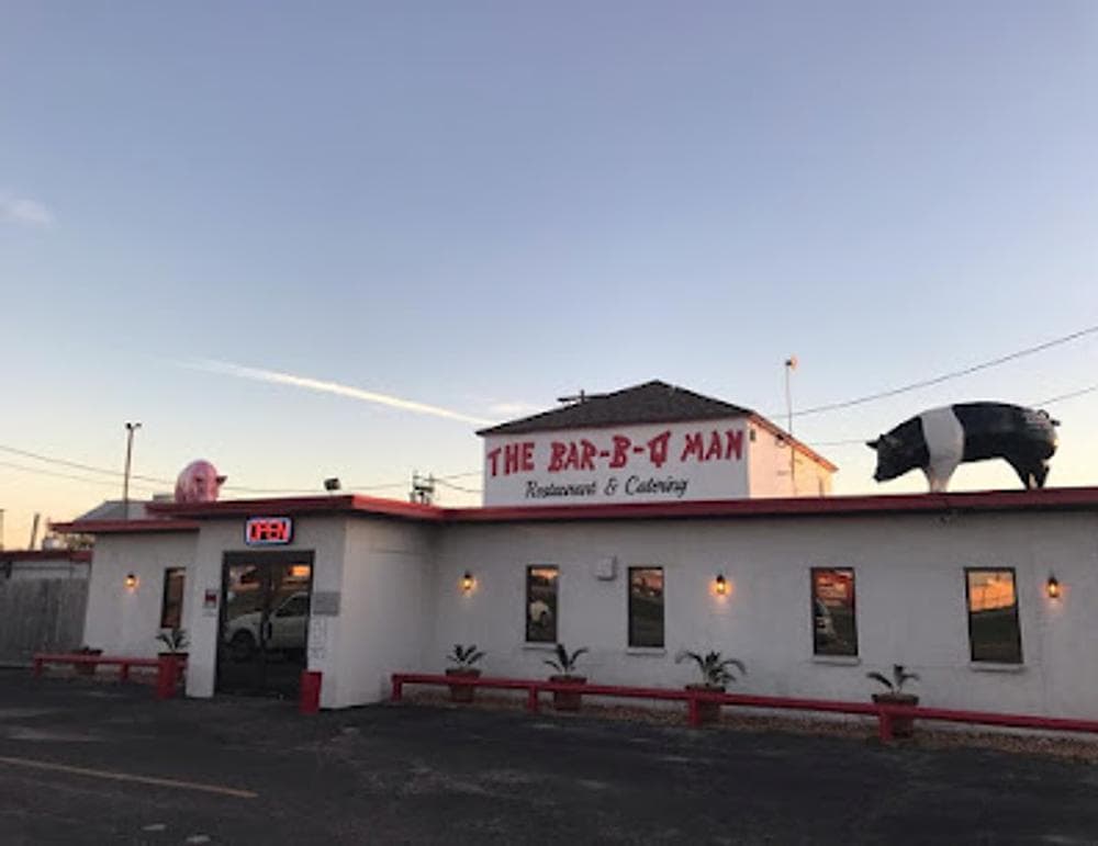 The Bar-B-Q Man Restaurant