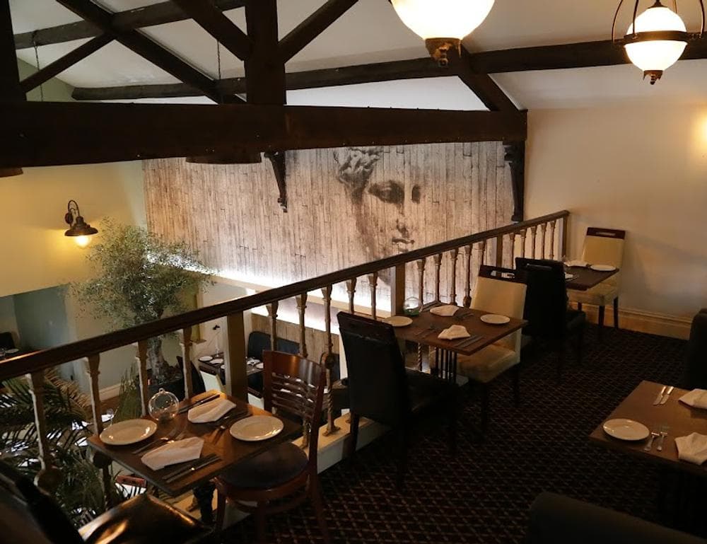 Piccolo Bar & Restaurant