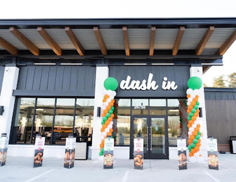 Dash In Gateway Village