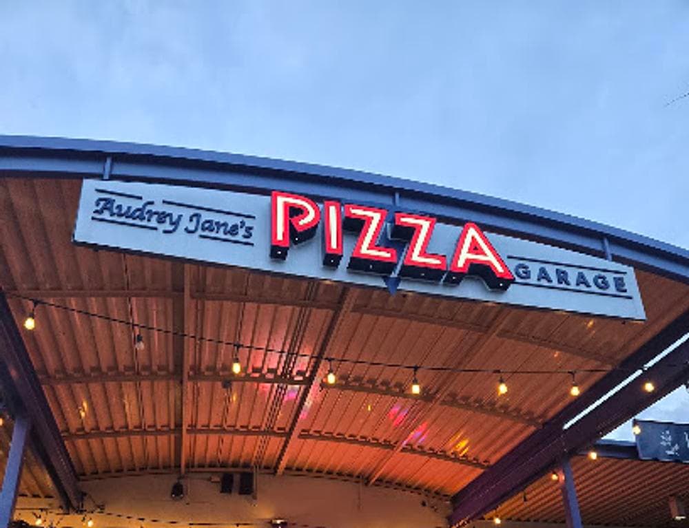 Denver's Garage Pizza and Brew