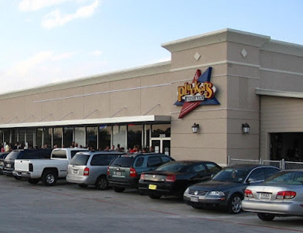 Pluckers Wing Bar