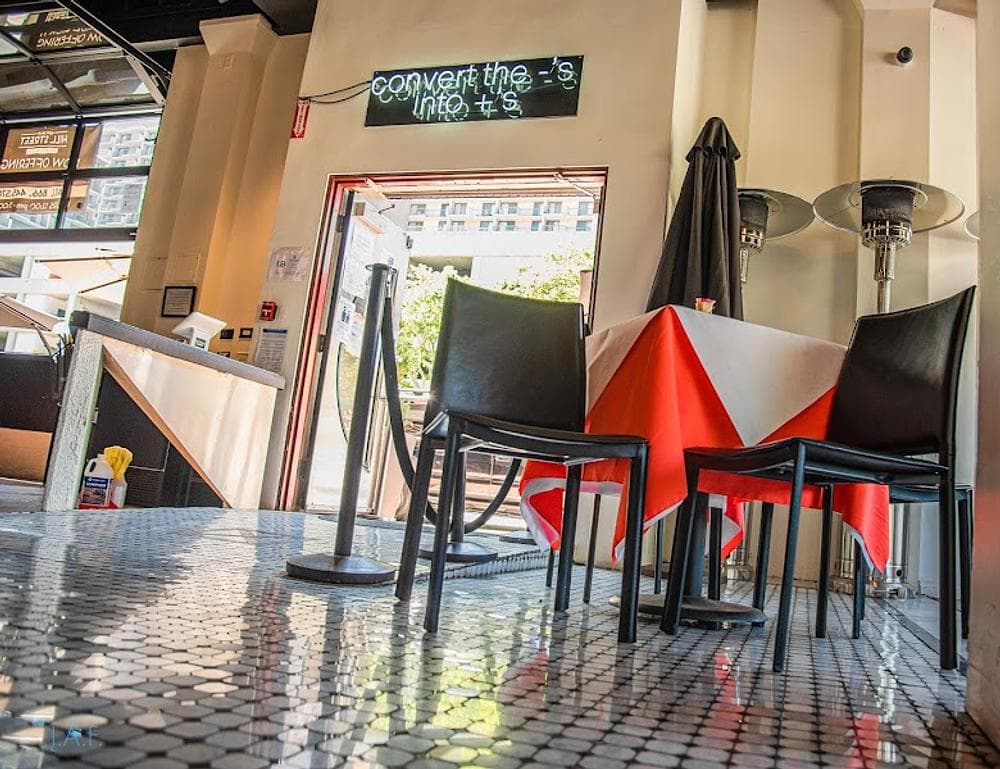 Hill Street Bar & Restaurant