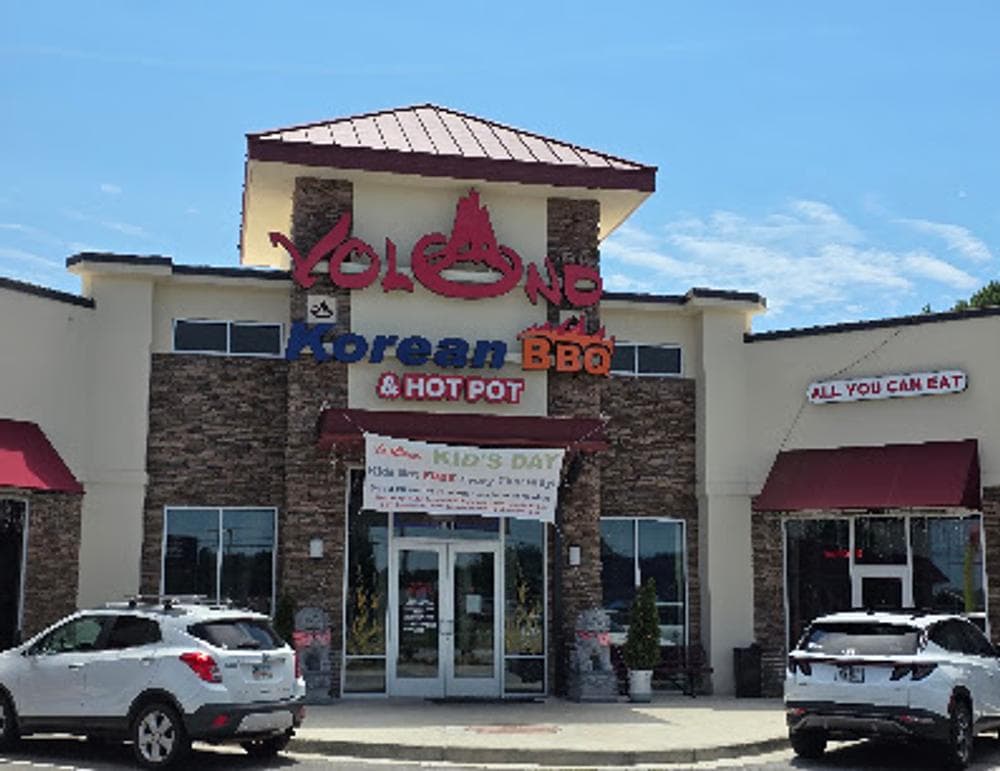 Volcano Steak & Sushi - Hiram