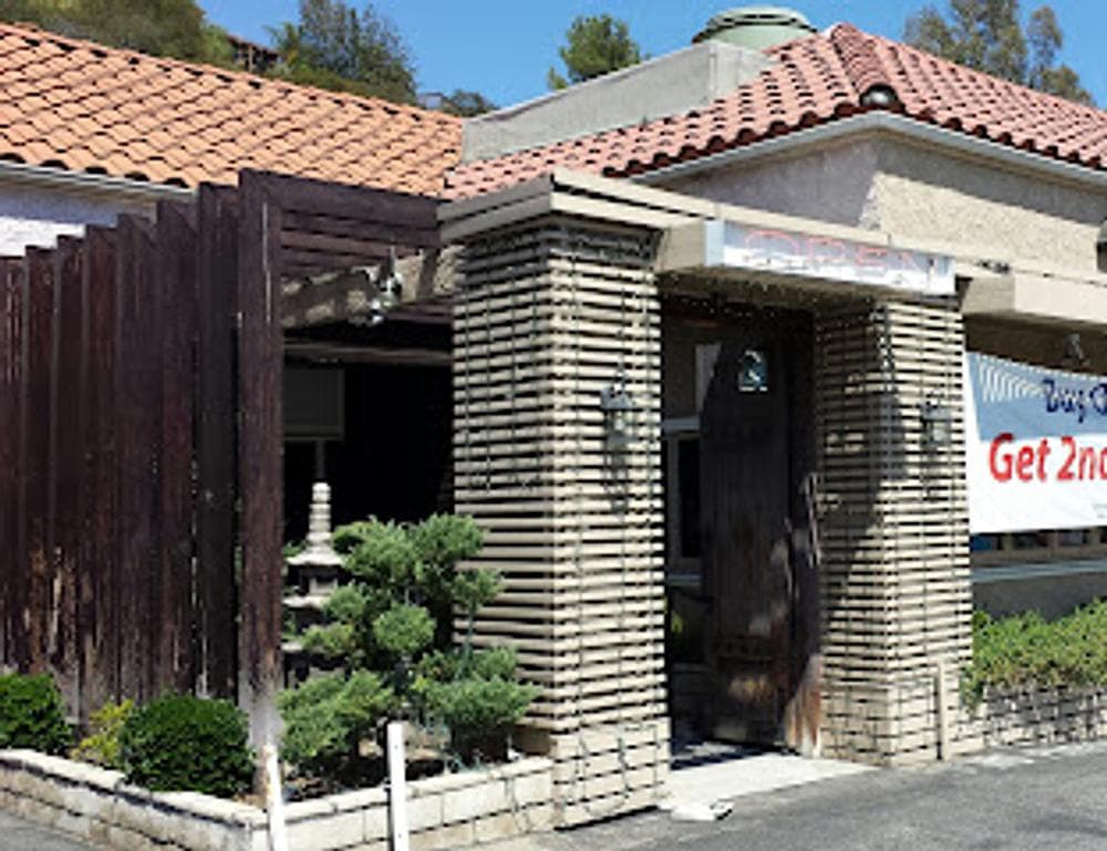 Sakana Sushi & Grill