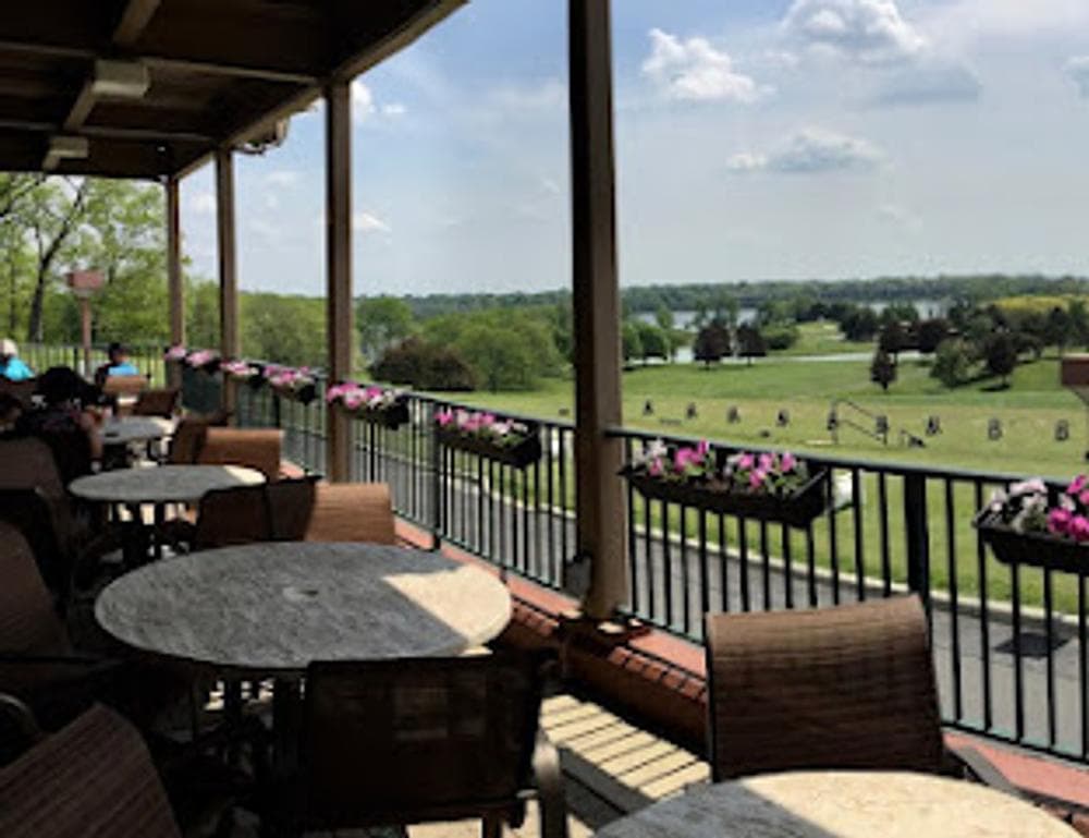 Eagle Crest Lakeview Restaurant and Bar