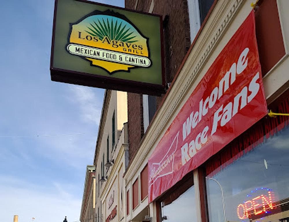 Los Agaves Grill
