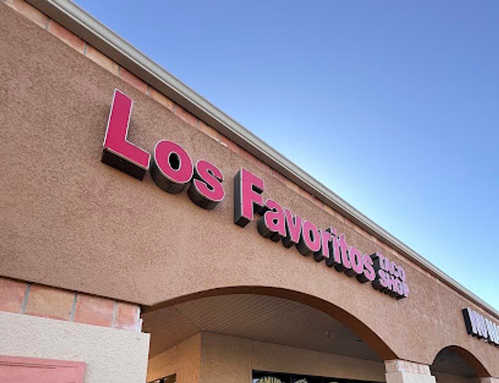 Los Favoritos Taco Shop