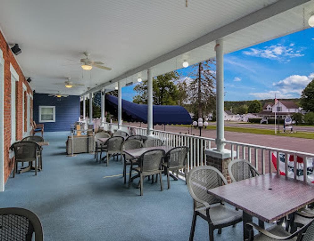 The Blue Pelican Inn & Restaurant