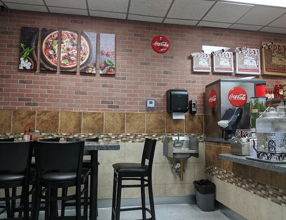 Milan's Pizzeria