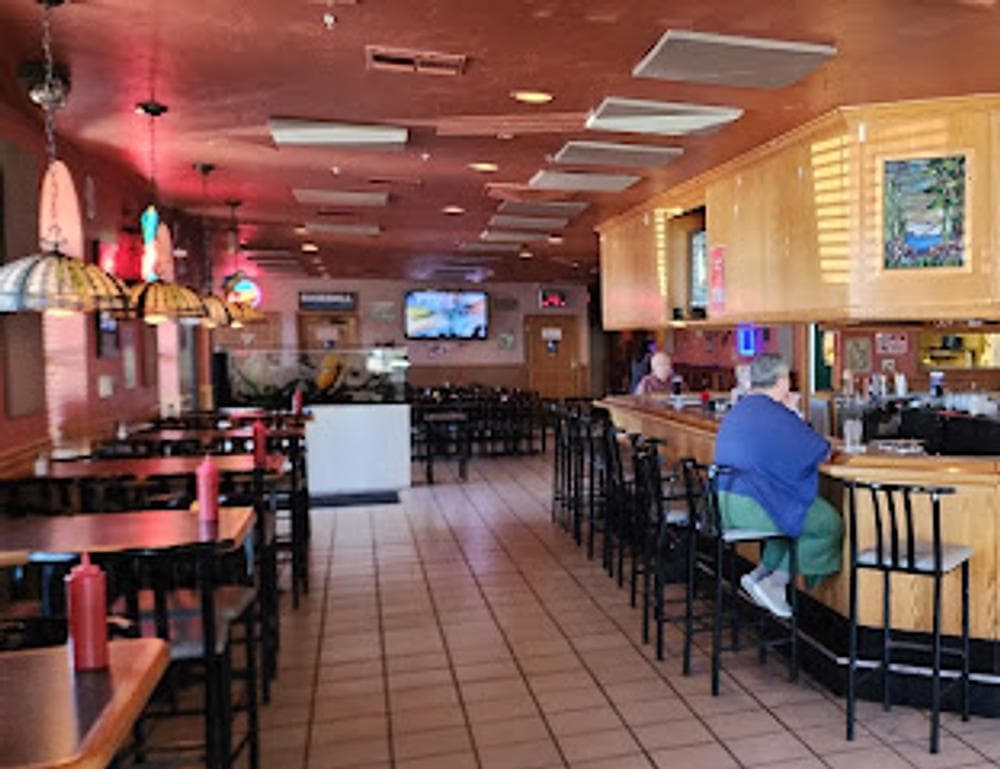 Schooner Pub & Grill Menominee