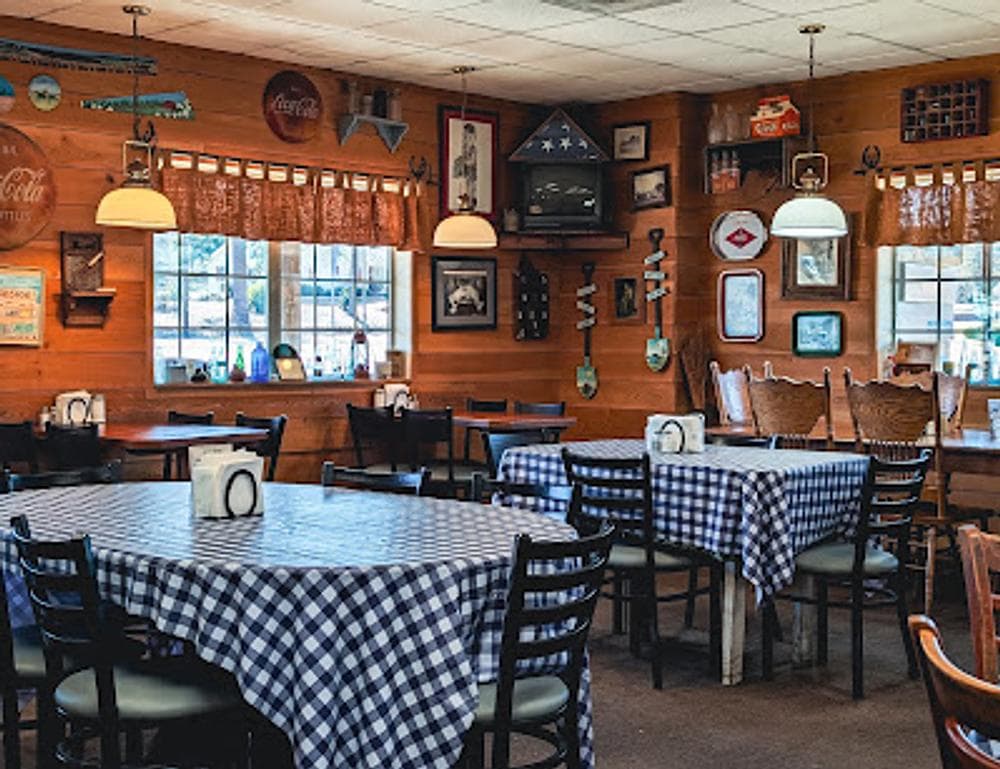 Tom & Sandy's Horseshoe Restaurant
