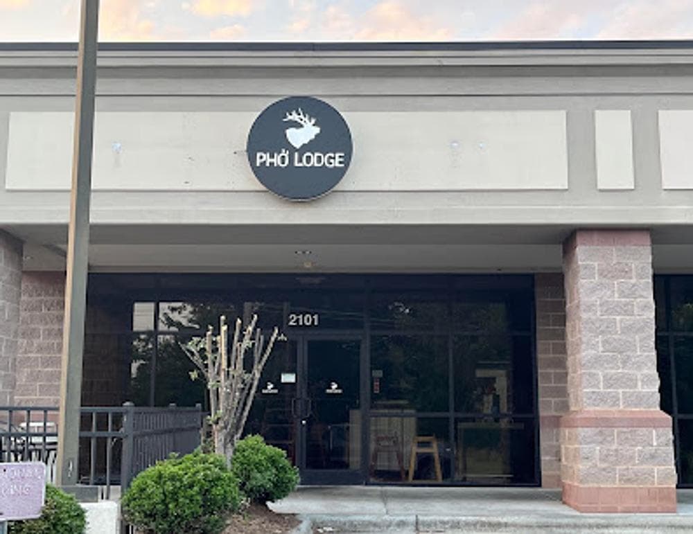 Pho Lodge