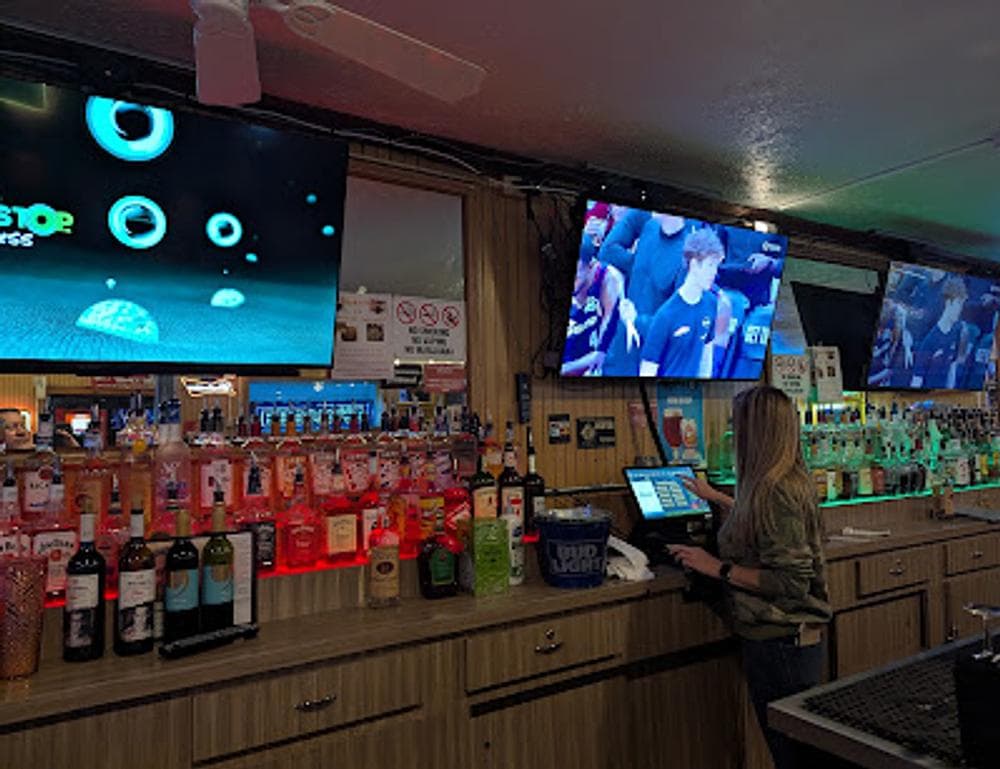 Pat Dees Pub & Eatery