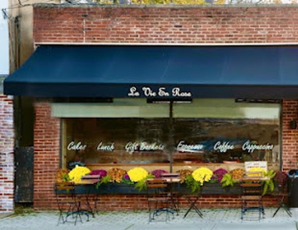 La Vie En Rose Bakery Cafe