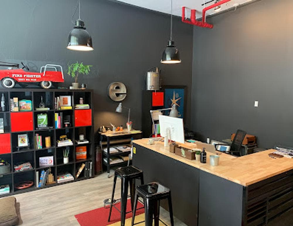 engine7design - Graphic Designer