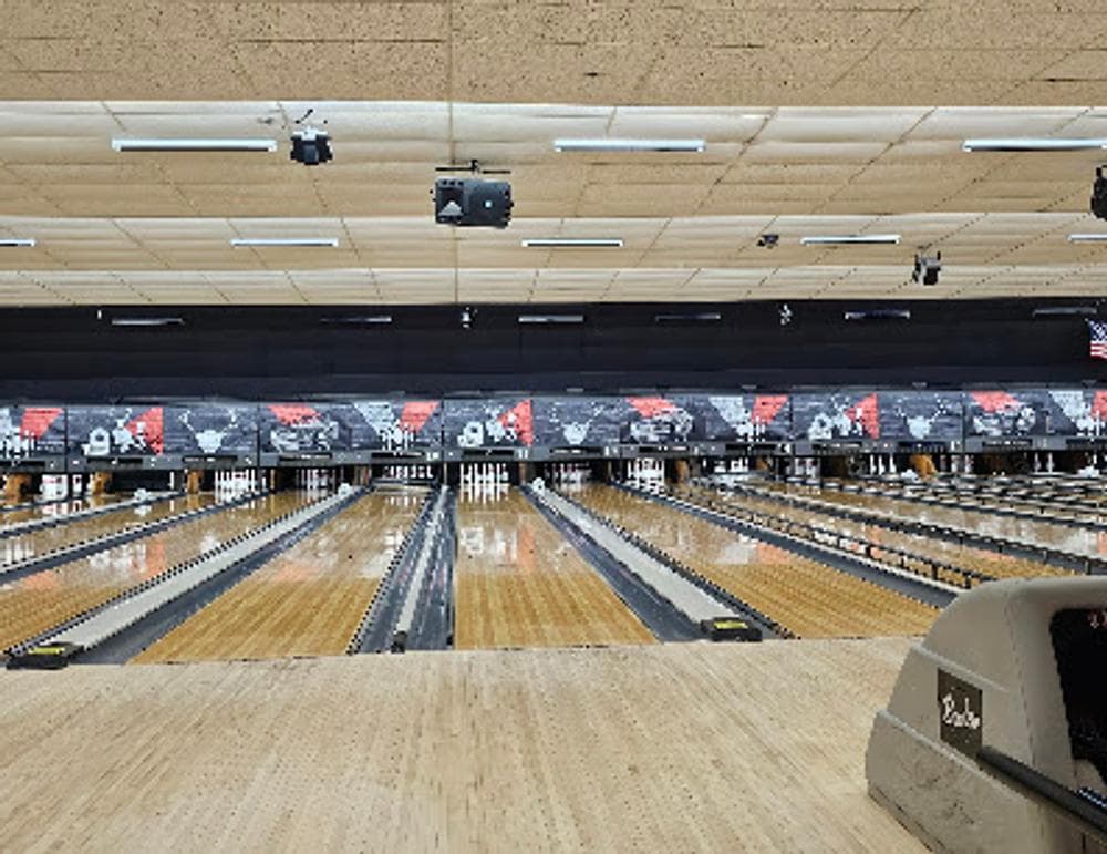 Bowlero Bristol - Croydon, PA