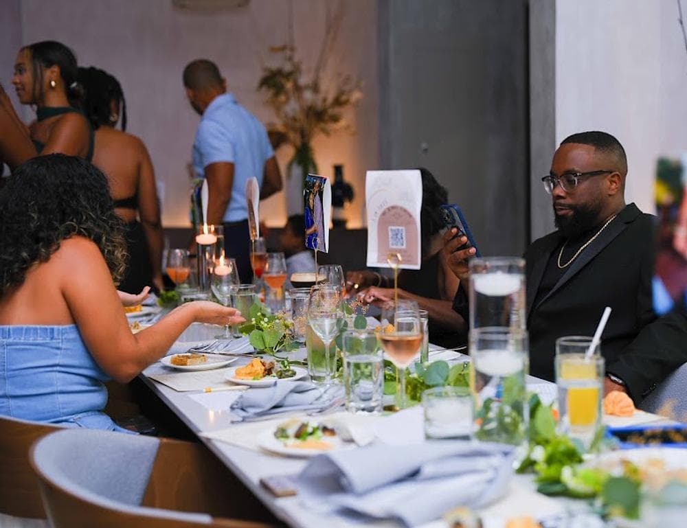 OU LA Restaurant & Bar