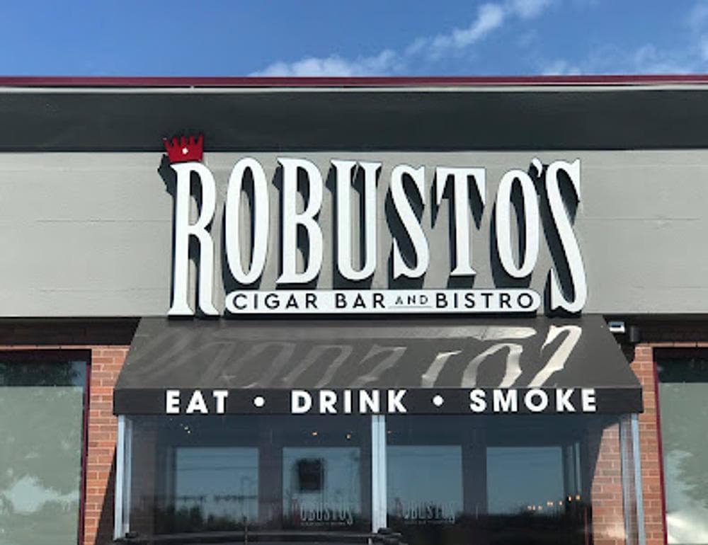 Robusto's Cigar Bar and Bistro