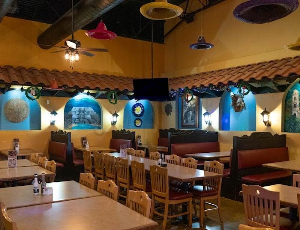 Los Compadres Mexican Grill