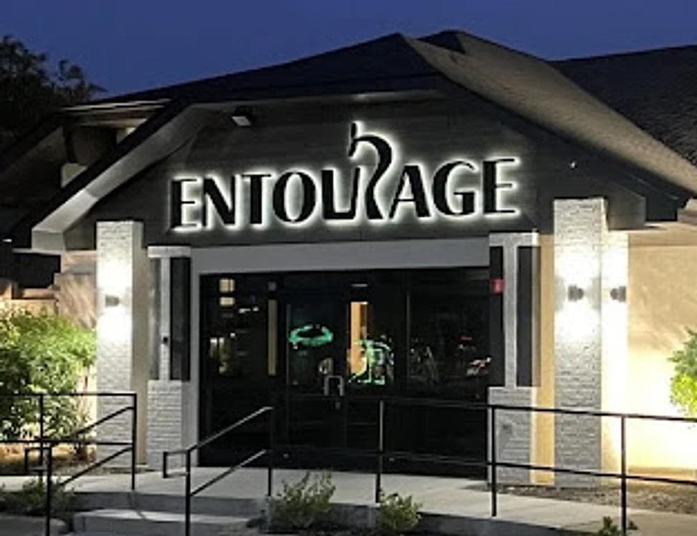 Entourage Naperville