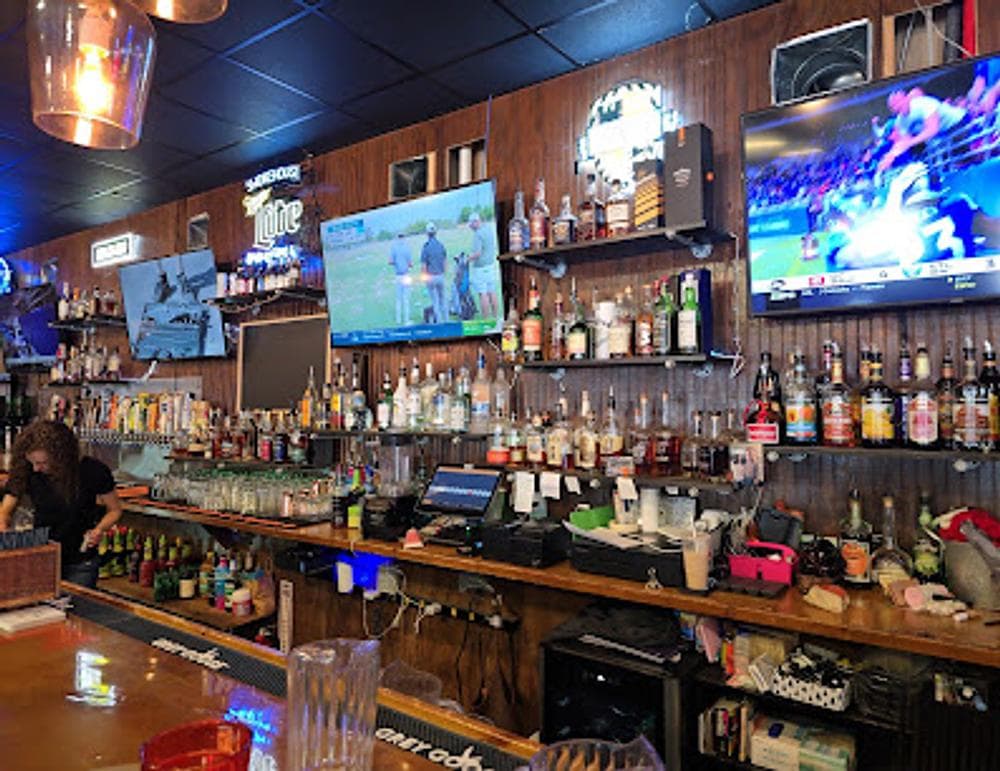 Smokehouse Bar & Grill