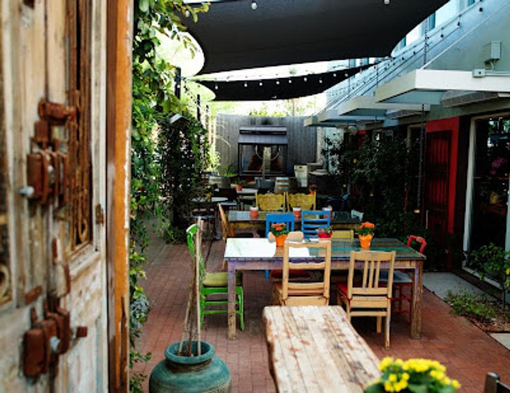 Urban Fraîche Restaurant