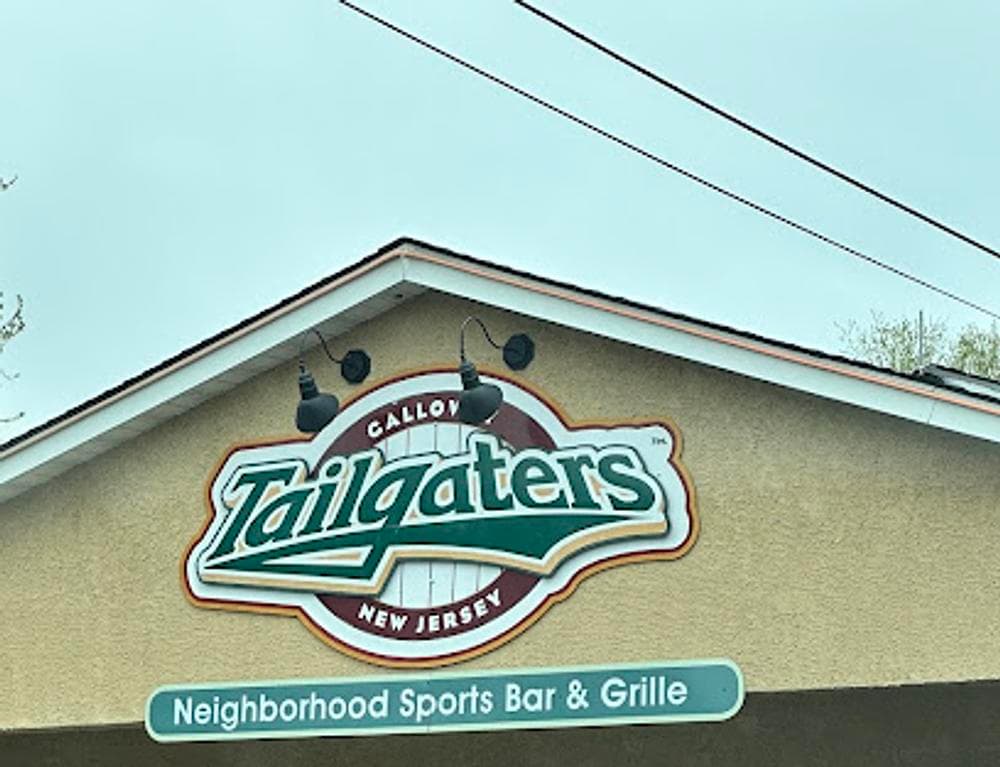 Tailgaters Sports Bar & Grille