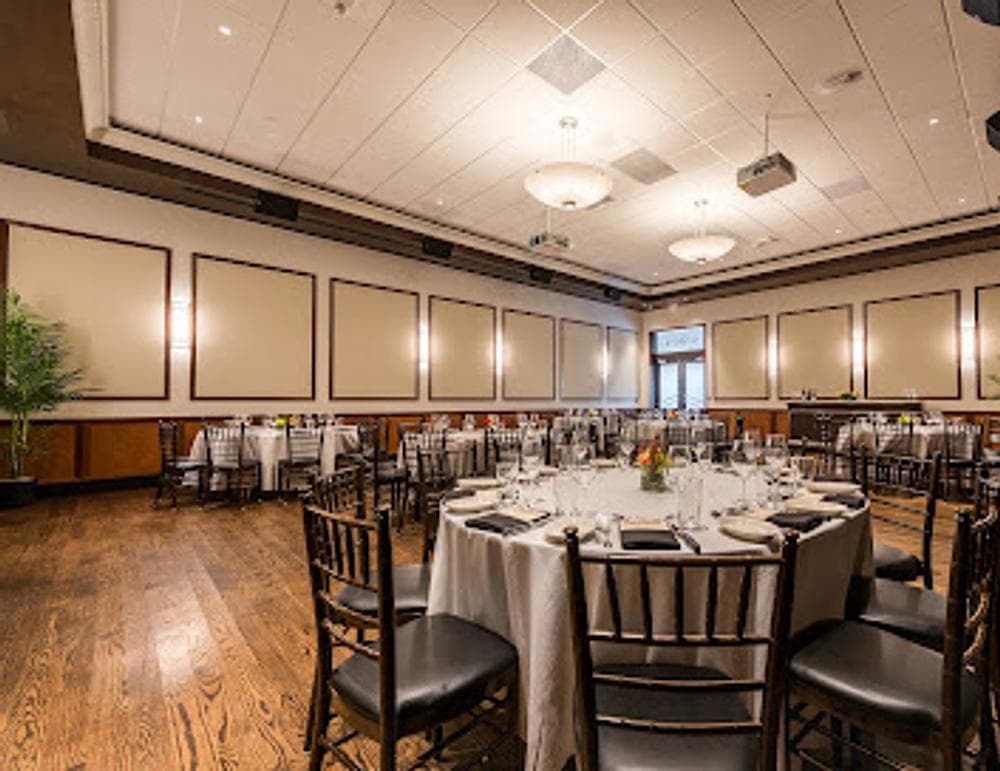 Gibsons Bar & Steakhouse