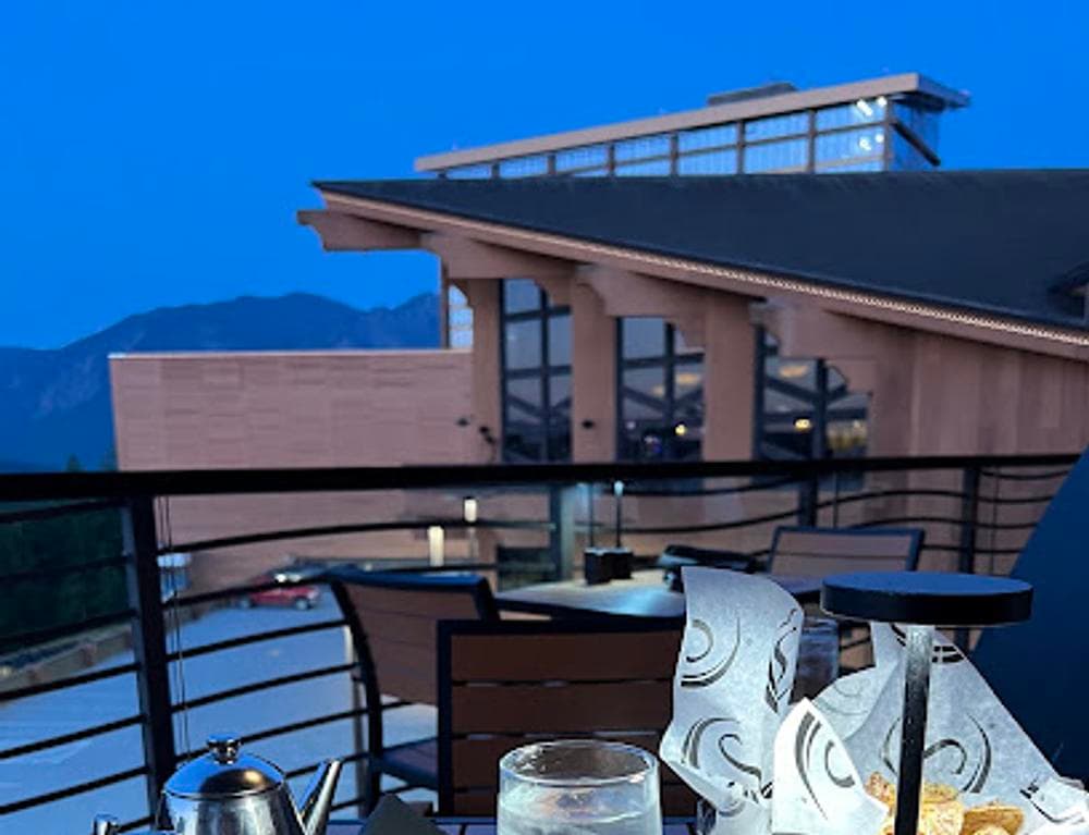 12 Moons Asian Bistro