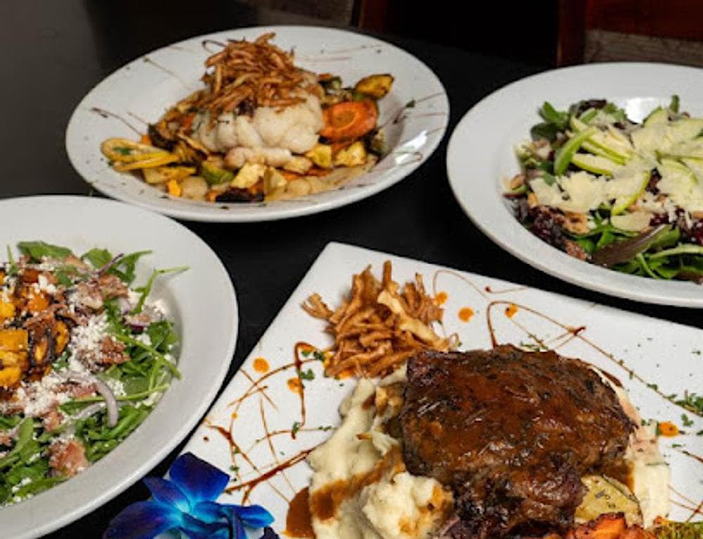 Villa Rose Restaurant & Lounge