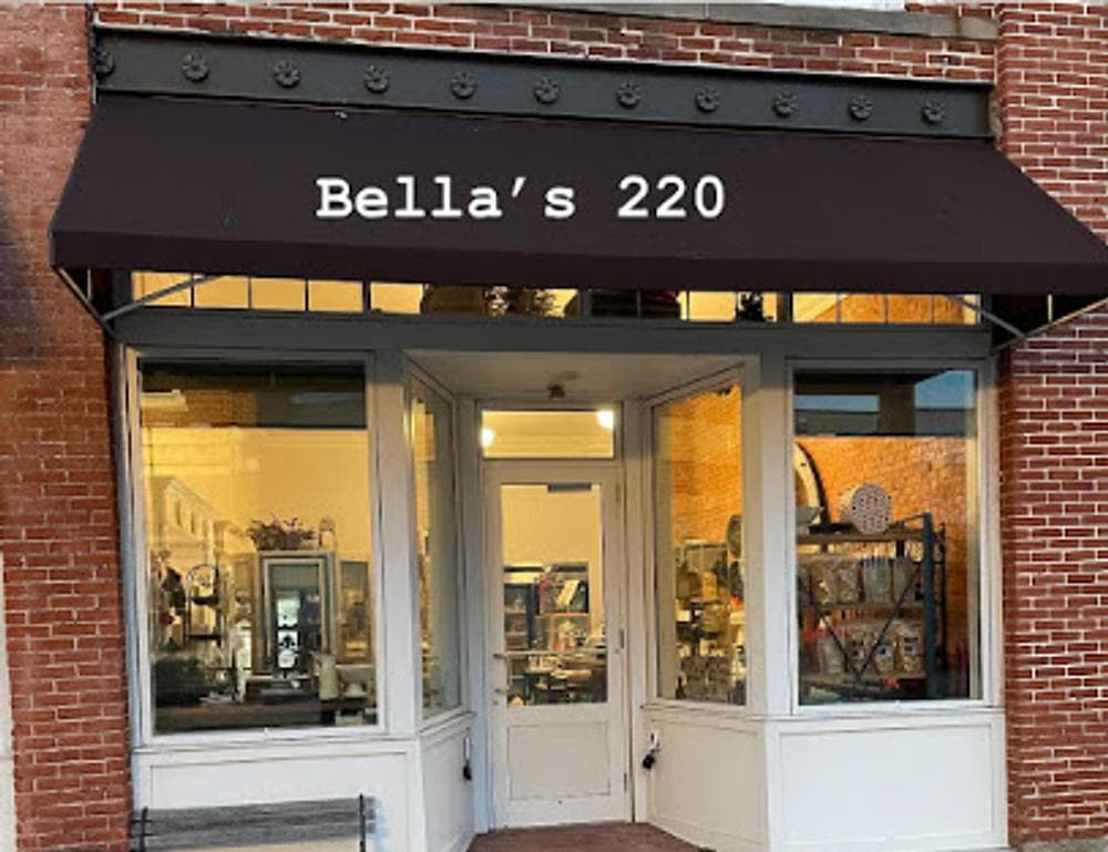Bella's 220