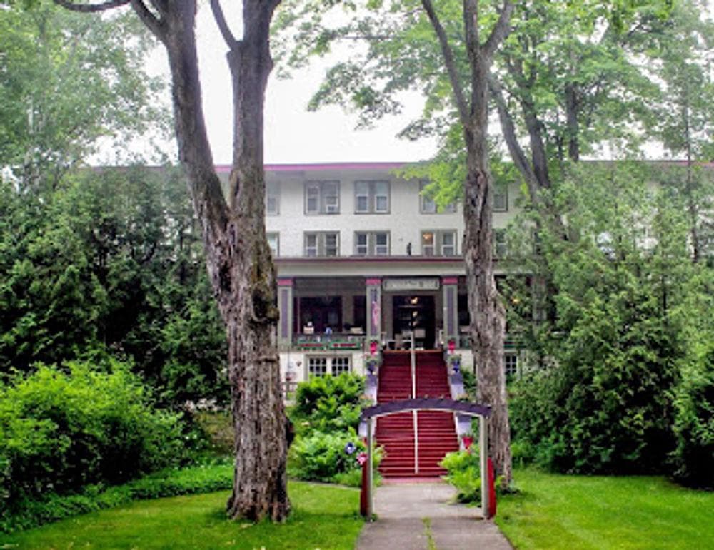Terrace Inn & 1911 Restaurant