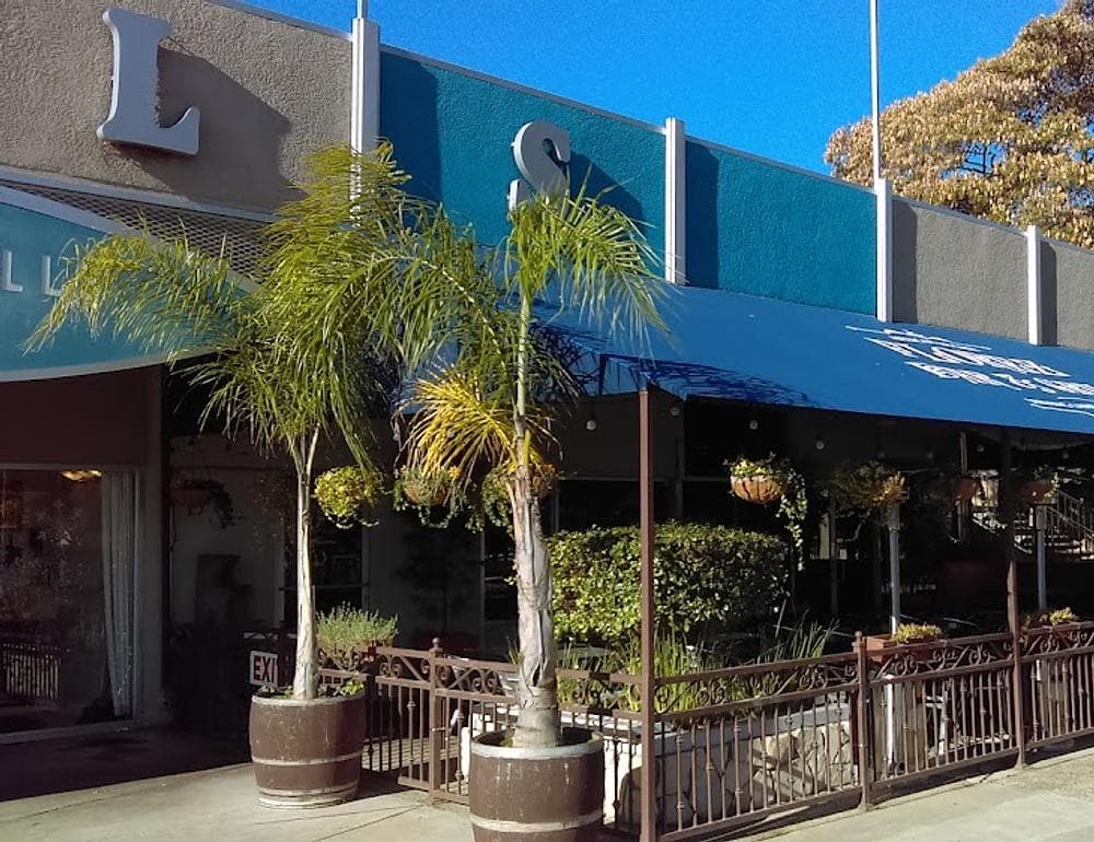 Florez Bar & Grill