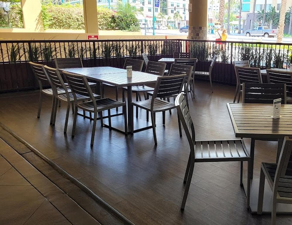 Oasis Food Hall