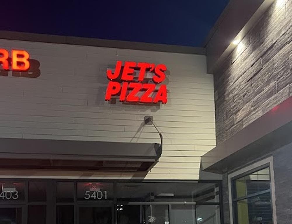 Jet's Pizza Williamsville