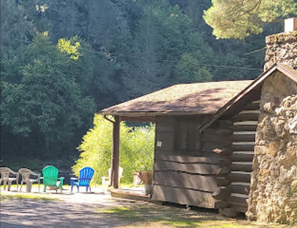 MacBeth's Cabins & Country Store